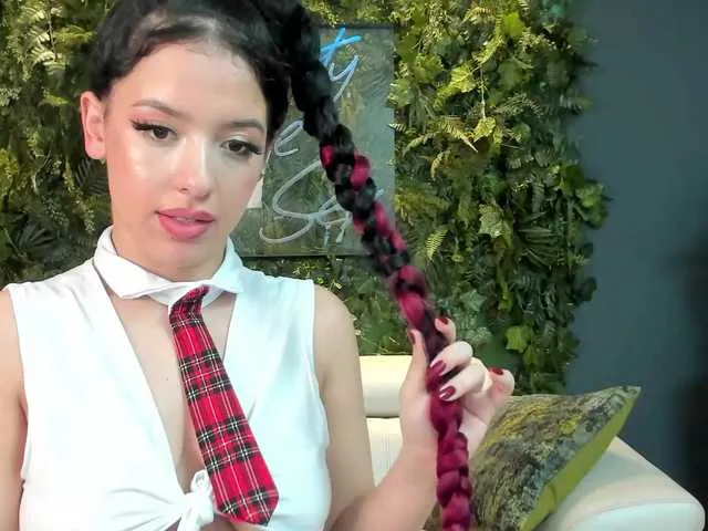 Live sex webcam photo for RoseFerrera #288044727