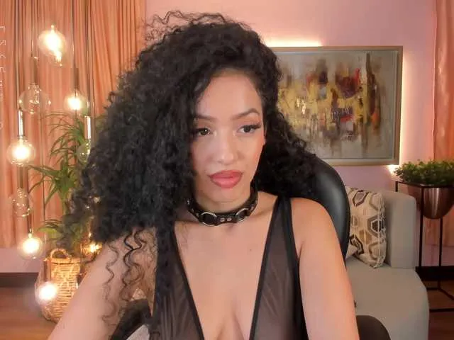 Live sex webcam photo for RoseFerrera #288044875