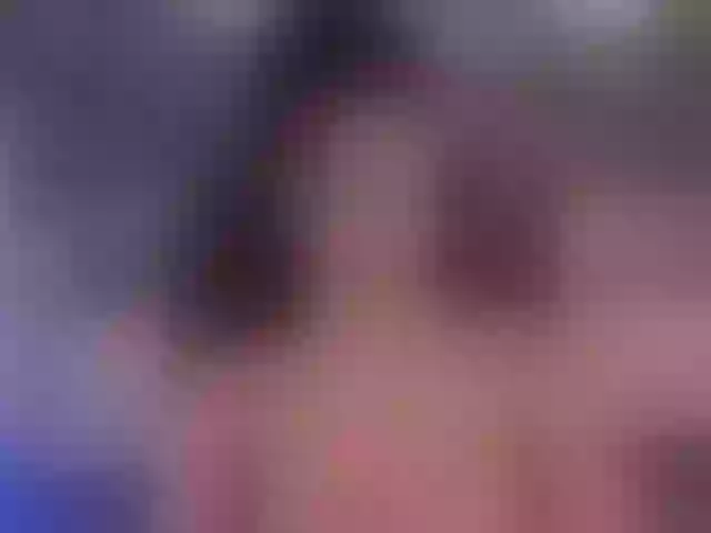 Live sex webcam photo for RoseFerrera #291869303