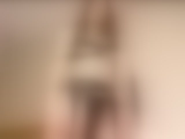 Live sex webcam photo for RoseannKha #294279719