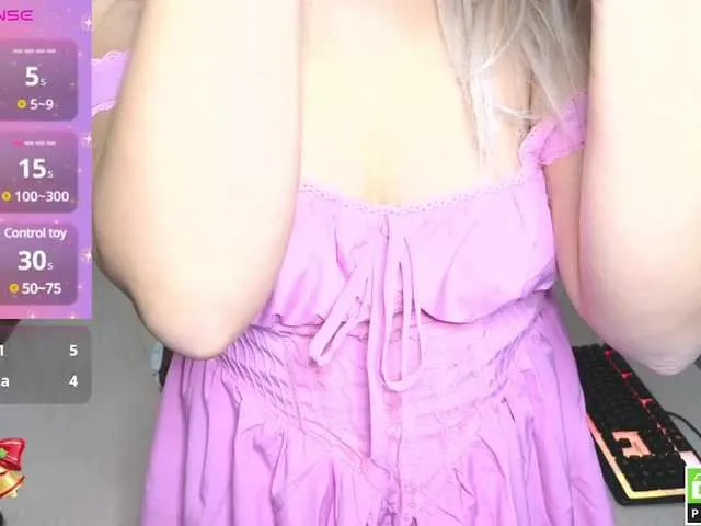 Live sex webcam photo for Rosebelle1 #290402336