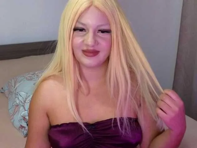 Live sex webcam photo for Rosebelle1 #291589748