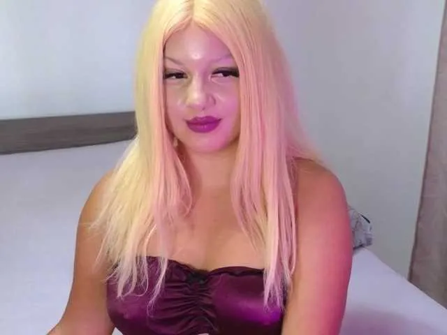 Live sex webcam photo for Rosebelle1 #291673953