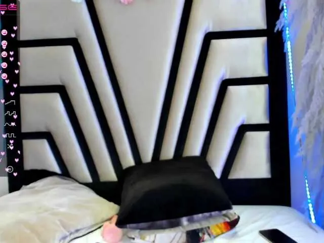 Live sex webcam photo for Roseblair #273141225