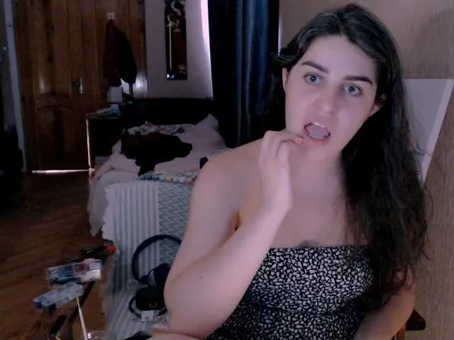 Live sex webcam photo for Roselina #291353427