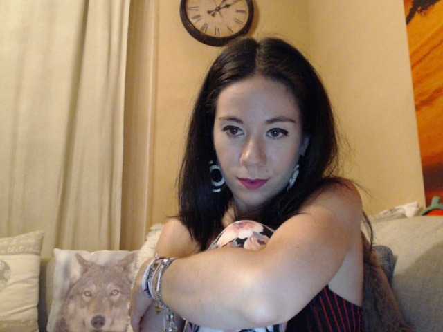 Live sex webcam photo for Roselyn12 #273659326