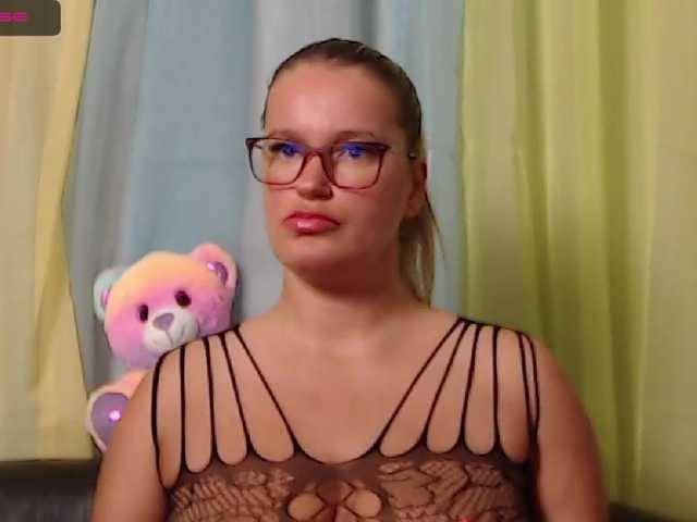 Live sex webcam photo for Roselyn25 #273125500