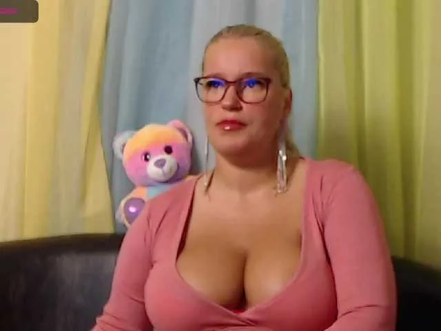 Live sex webcam photo for Roselyn25 #273391076