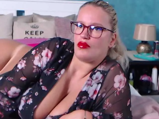 Live sex webcam photo for Roselyn25 #273801238