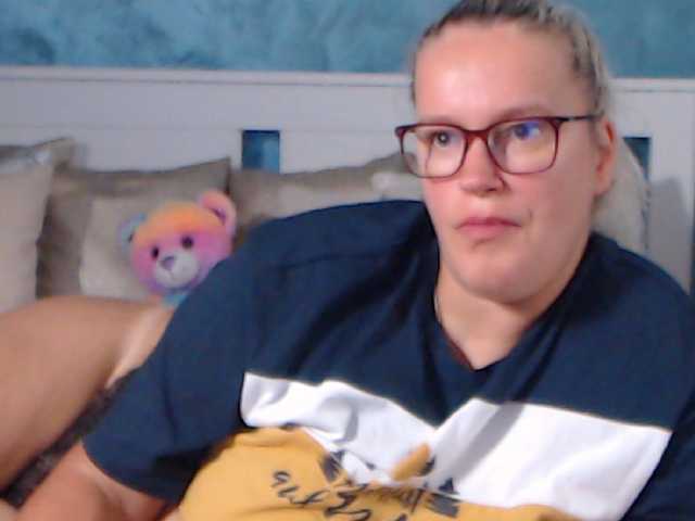 Live sex webcam photo for Roselyn25 #275964416