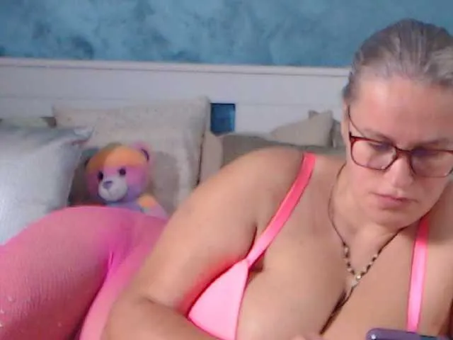 Live sex webcam photo for Roselyn25 #276276547