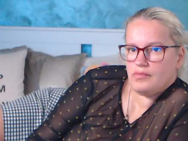 Live sex webcam photo for Roselyn25 #276457462