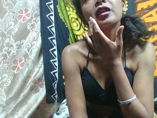 Live sex webcam photo for Rosiah2 #289686011