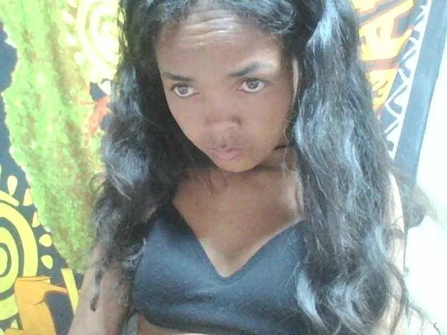 Live sex webcam photo for Rosiah2 #289811917