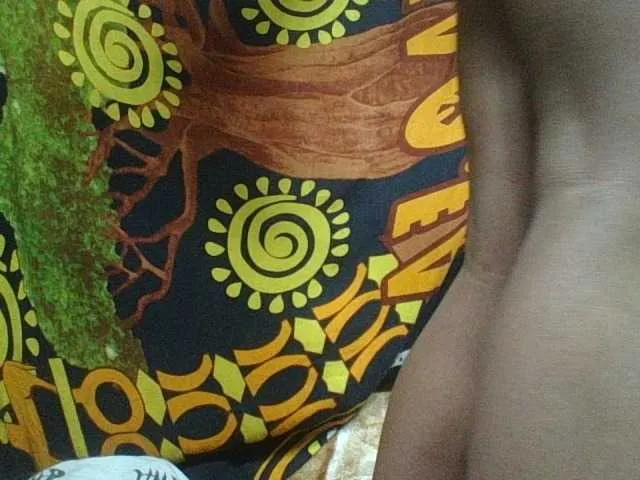 Live sex webcam photo for Rosiah2 #289823320