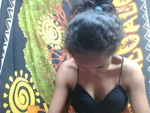 Live sex webcam photo for Rosiah2 #290040726