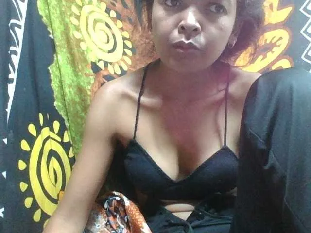 Live sex webcam photo for Rosiah2 #290047634