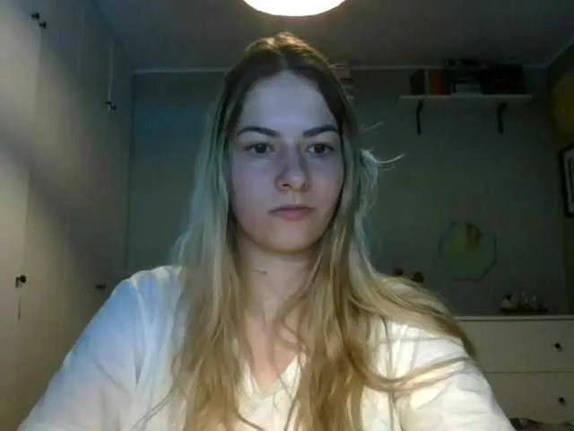 Live sex webcam photo for RosieJune #291528089