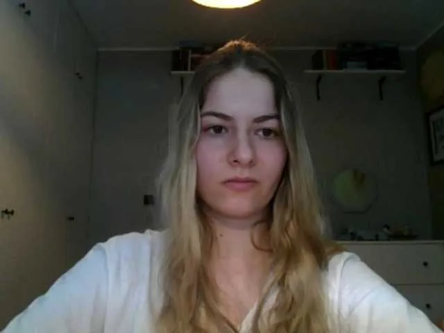Live sex webcam photo for RosieJune #291562066