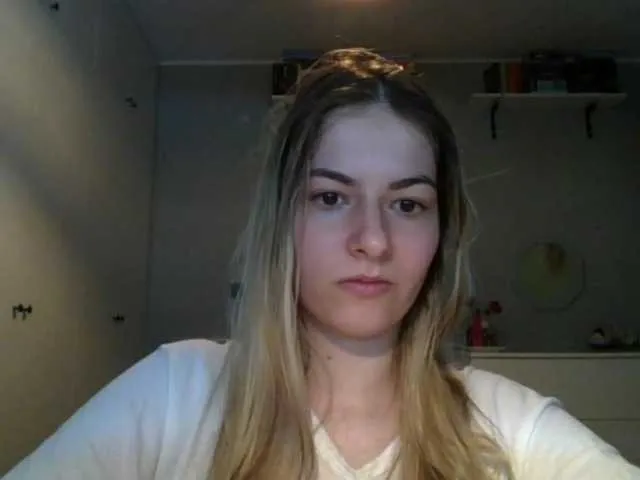 Live sex webcam photo for RosieJune #291609100