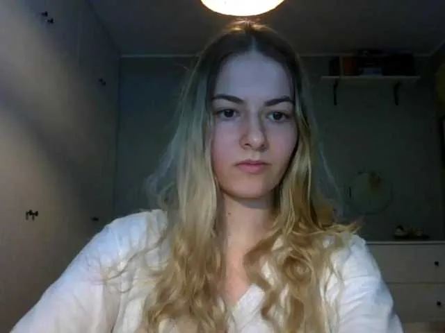 Live sex webcam photo for RosieJune #291615453