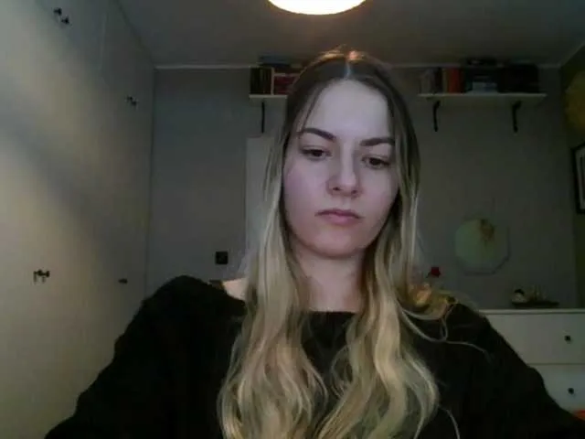 Live sex webcam photo for RosieJune #291693469