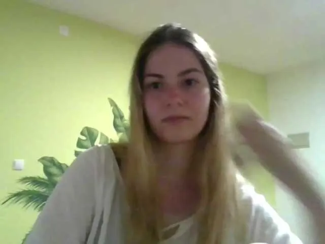 Live sex webcam photo for RosieJune #291739845