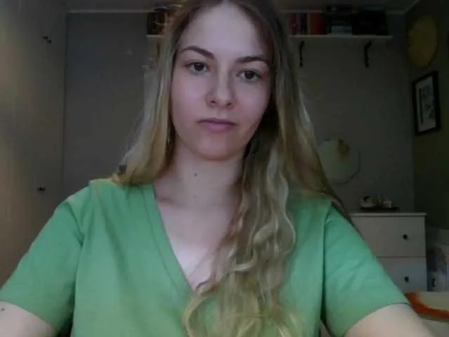 Live sex webcam photo for RosieJune #291797346
