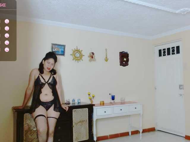 Live sex webcam photo for Rosita1900 #277708517