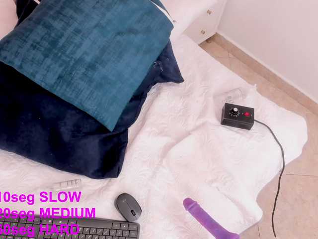 Live sex webcam photo for RosseDavis #277160299