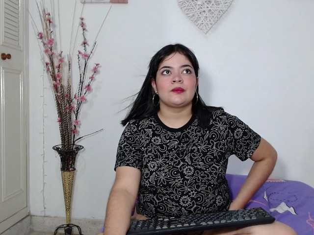 Live sex webcam photo for Rossefiore #275585327