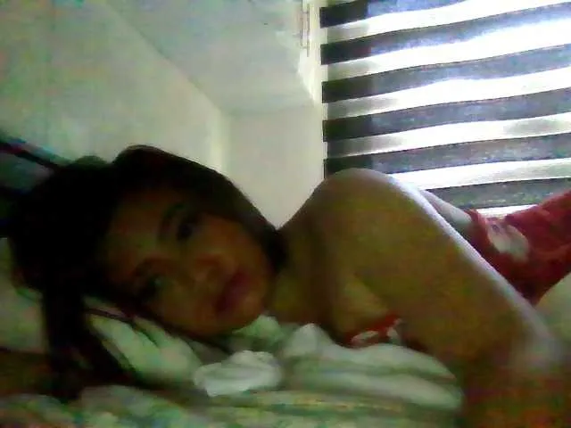 Live sex webcam photo for Rosselyn #273952483