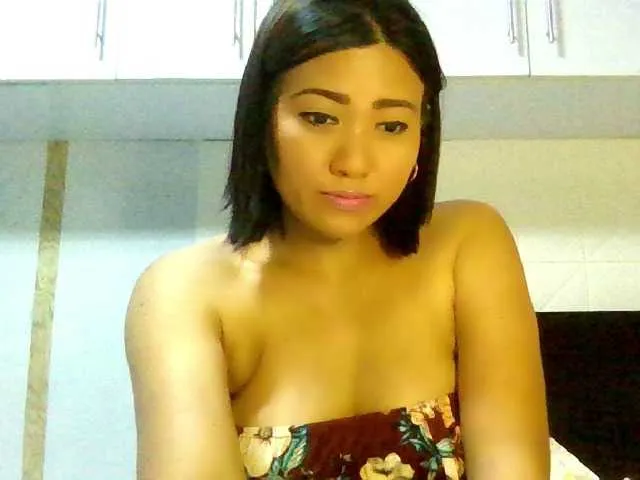 Live sex webcam photo for Rosselyn #274382219