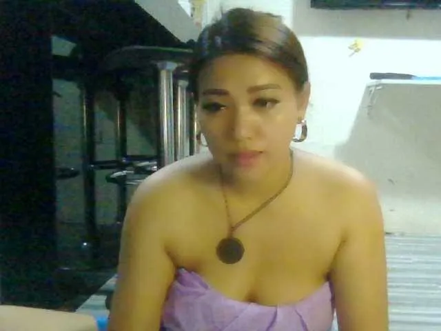 Live sex webcam photo for Rosselyn #275446197