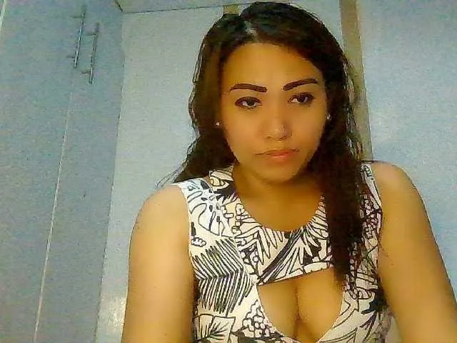 Live sex webcam photo for Rosselyn #276485685