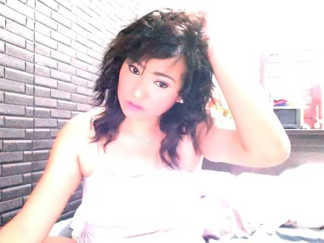 Live sex webcam photo for Rosselyn #290615725