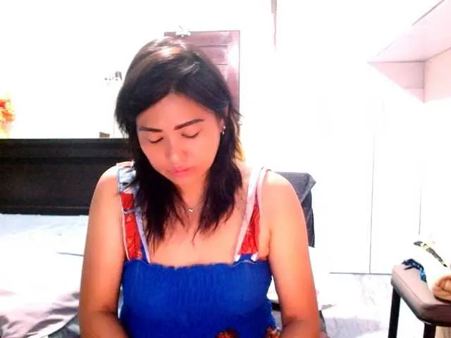 Live sex webcam photo for Rosselyn #290875727