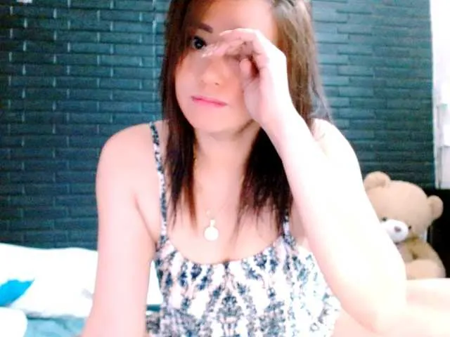 Live sex webcam photo for Rosselyn #291673139