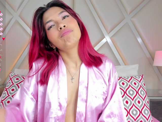 Live sex webcam photo for RossieLee #277085883