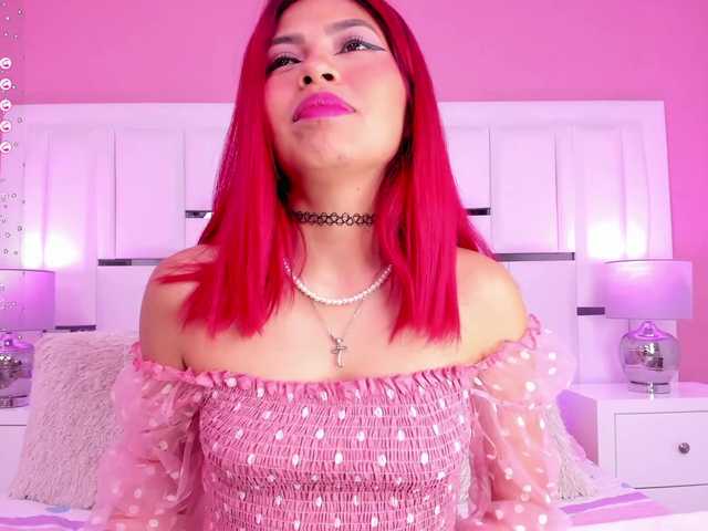 Live sex webcam photo for RossieLee #277303591