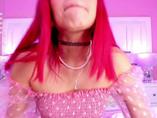 Live sex webcam photo for RossieLee #277305337