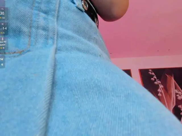 Live sex webcam photo for RossieRhoades #290132774