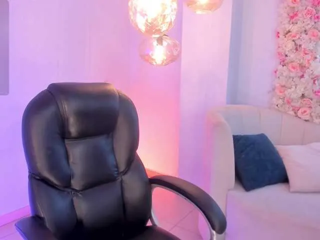 Live sex webcam photo for RossieRhoades #291439292