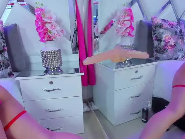 Live sex webcam photo for Rossiemiler #273823419