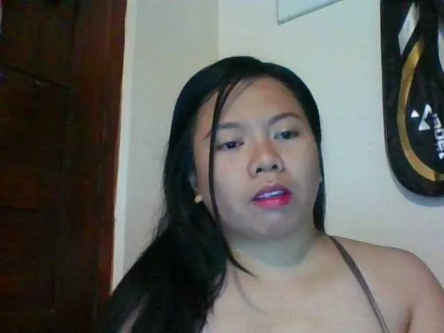 Live sex webcam photo for RossyLove #277613074