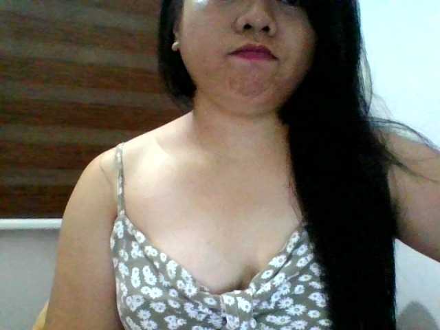 Live sex webcam photo for RossyLove #290454532