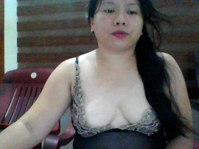 Live sex webcam photo for RossyLove #290600377