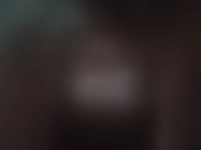 Live sex webcam photo for RossyLove #294140048