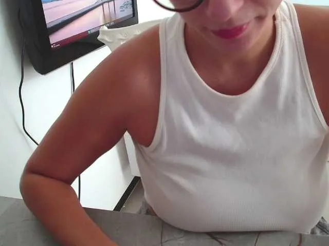 Live sex webcam photo for Rostermodel #276612163