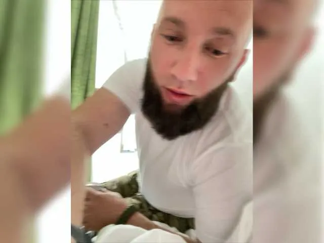 Live sex webcam photo for Rostyslav4ik #277805458